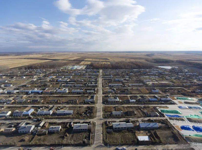 黎明村的幸福曙光_李明鸽