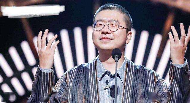 加入上海作协的李诞，在新书《候场》里藏着自己“最深的名片”_小说