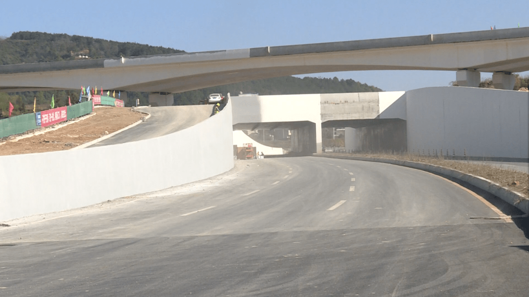 修文县五年投入150亿打通发展大"动脉"_大道