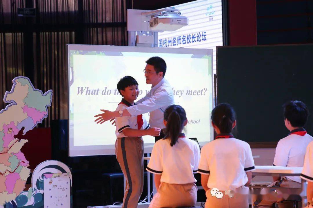 以一首if you are happy歌曲引入,本次活动名师贾继平老师的精彩课堂