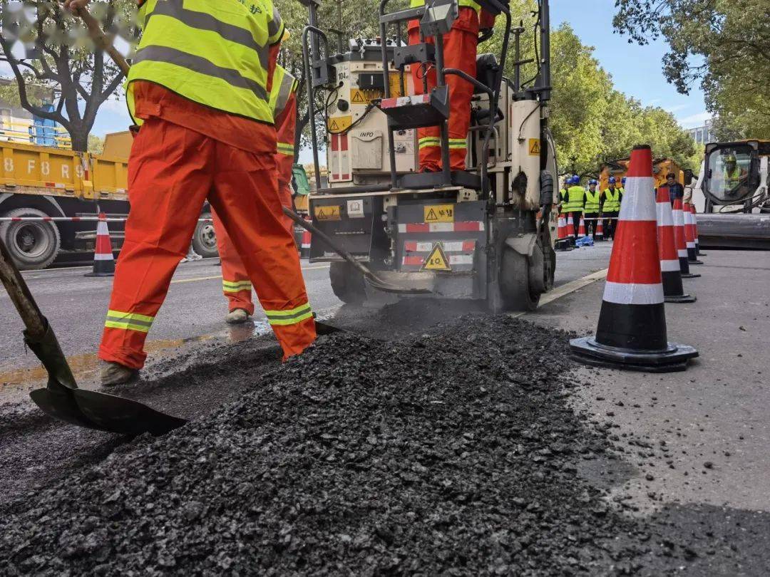 市城管局举办城市道路冬季养护攻坚行动动员暨市政养护技能大比武