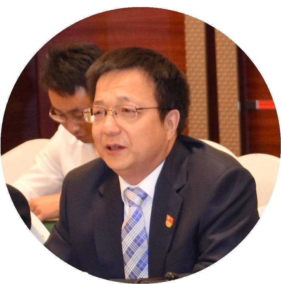 11月17日,由攀枝花市委市政府与攀钢主办的攀枝花市推动"攀钢航母舰队