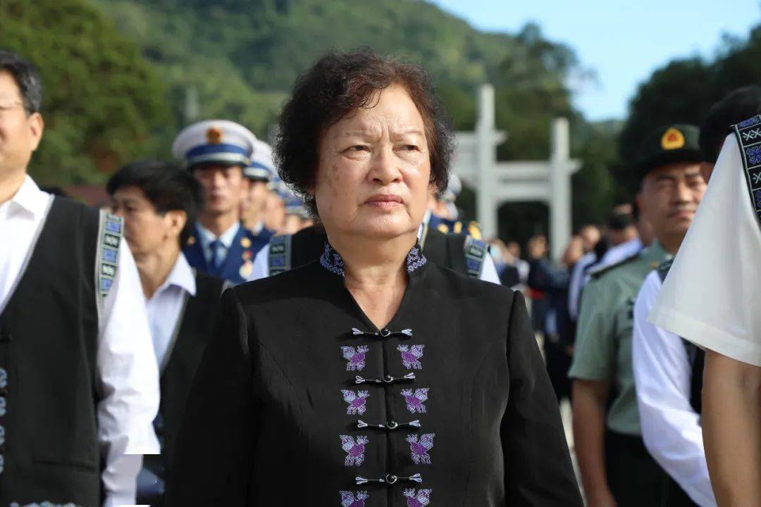 符桂花,符跃兰,罗时祥,石清理,刘蔚,王桂厅,胡翔,符英兰等领导同志