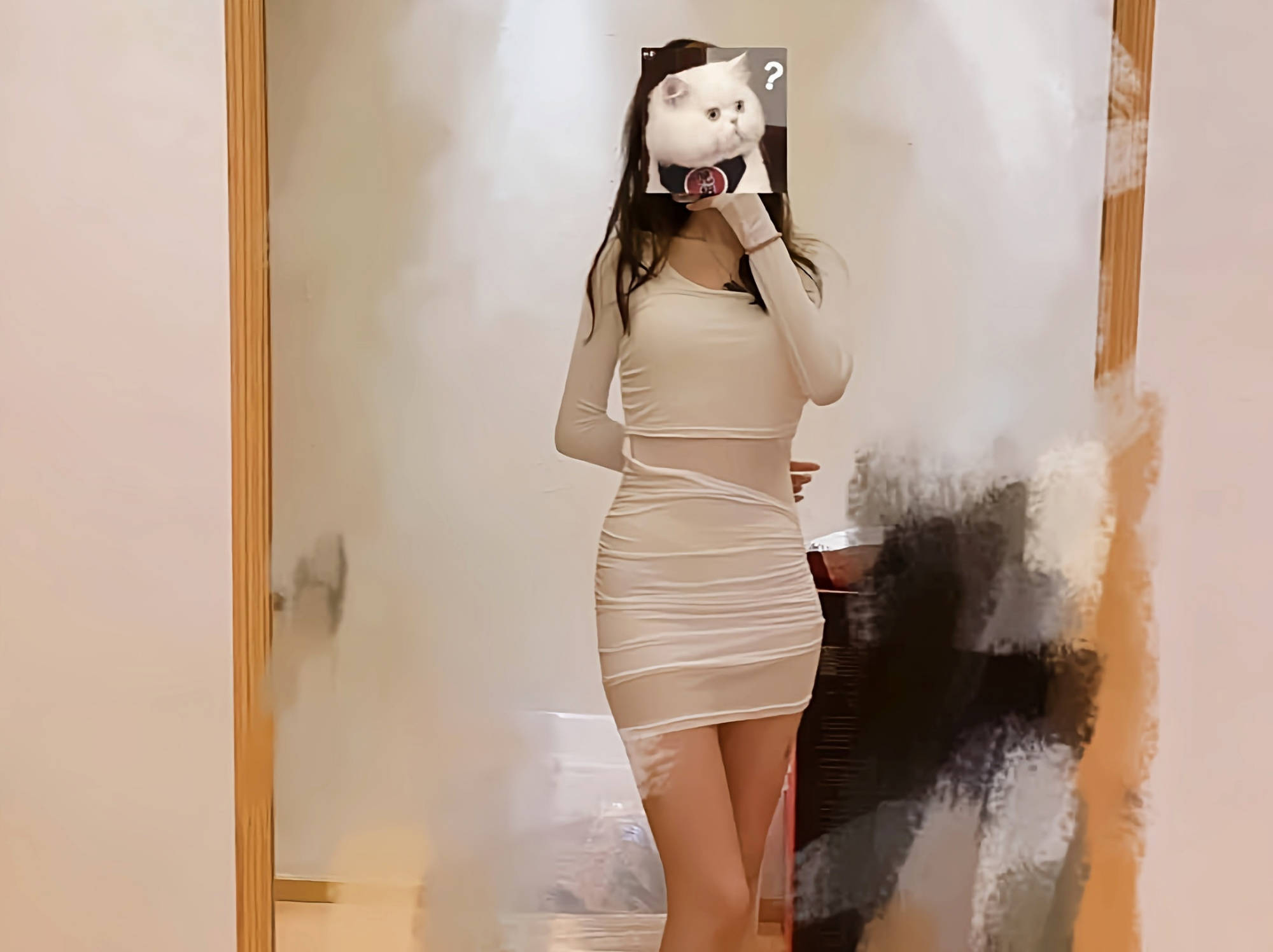 同样是女富婆景慧拿钱买演员而她拿钱赞助比赛这才是正能量