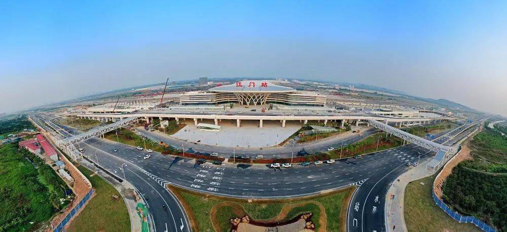 在12306售票网上,将出发地选择江门站,到达地选择广州南站,乘车日期