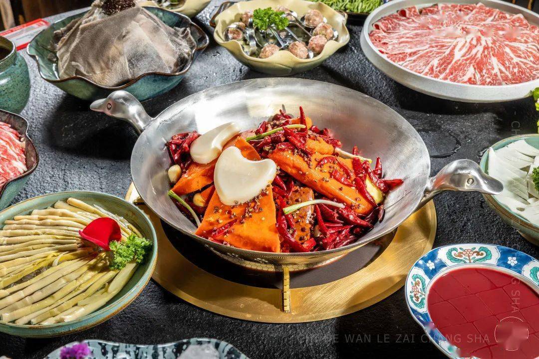 大斌府火锅,湖南火锅地标,它给予每一桌客人的不仅是一顿饭的时间,更