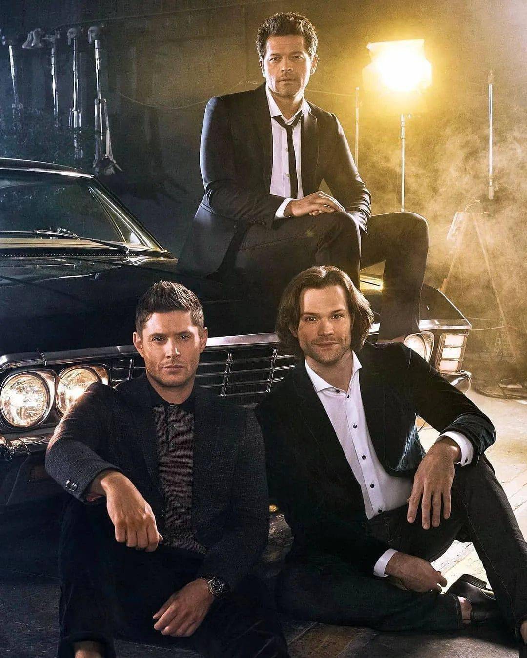 由杰瑞德·帕达里克jared padalecki和詹森·阿克斯