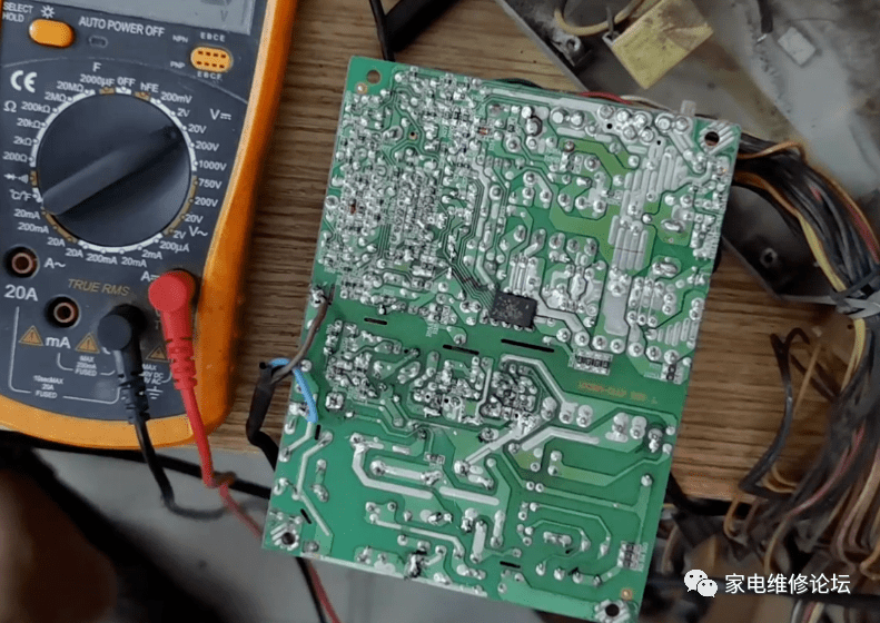 航嘉冷静王钻石版台式机电源300w启动故障维修