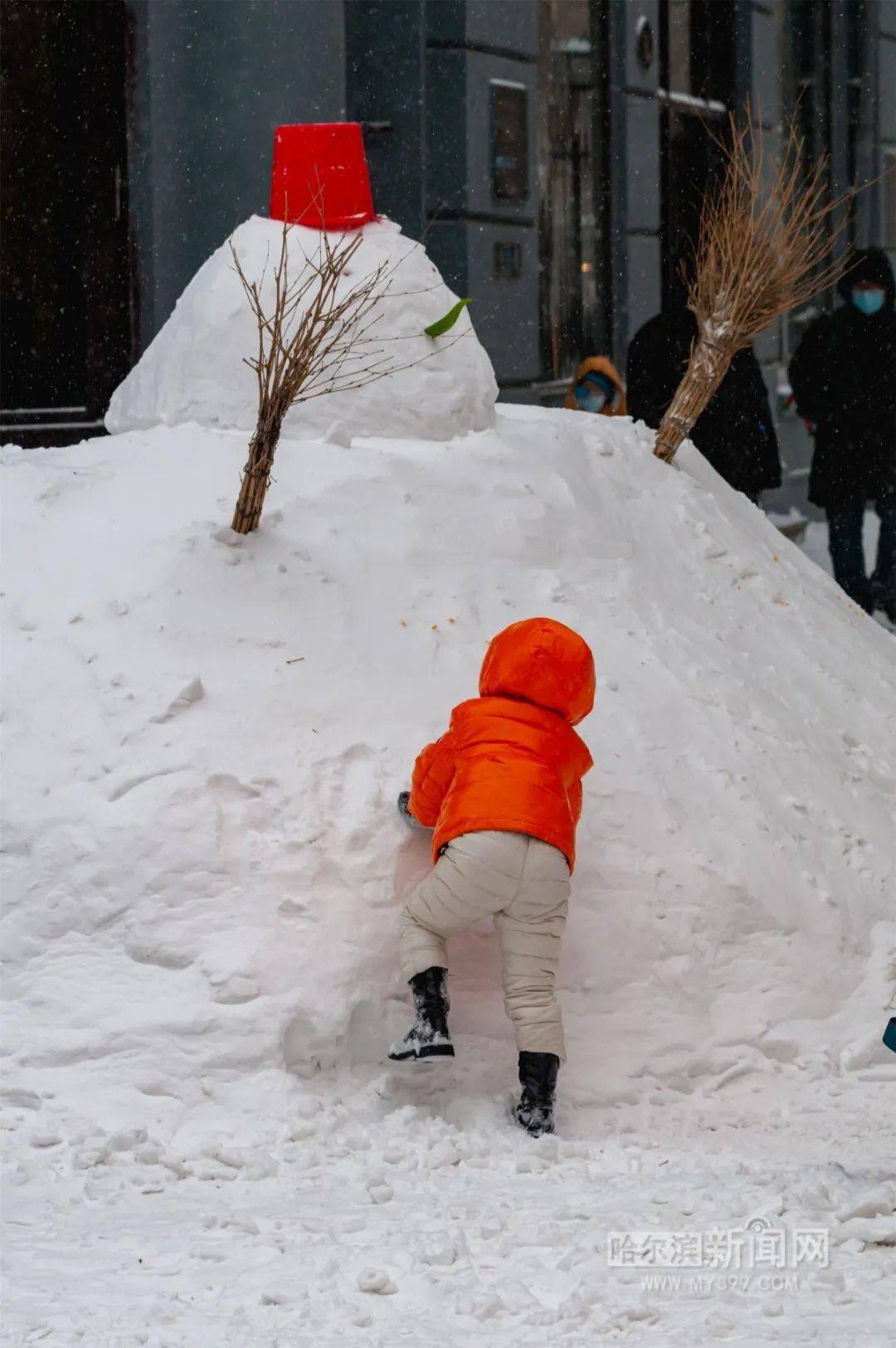 过去两天这场局地特大暴风雪有多大?