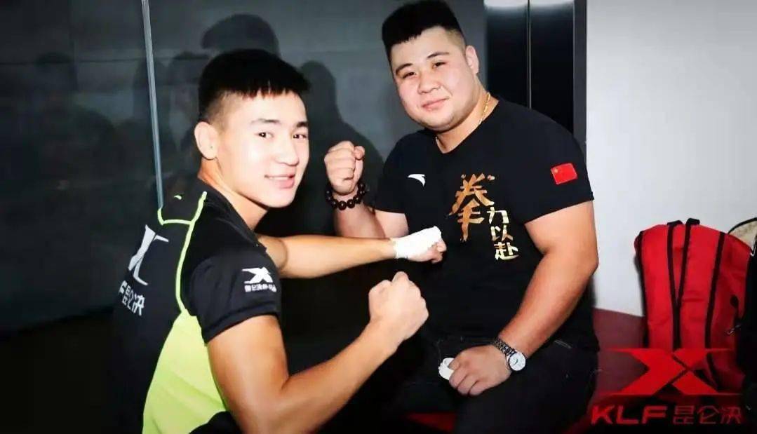 惺惺相惜,泰拳张同康与恩师刘训通共同描绘格斗梦