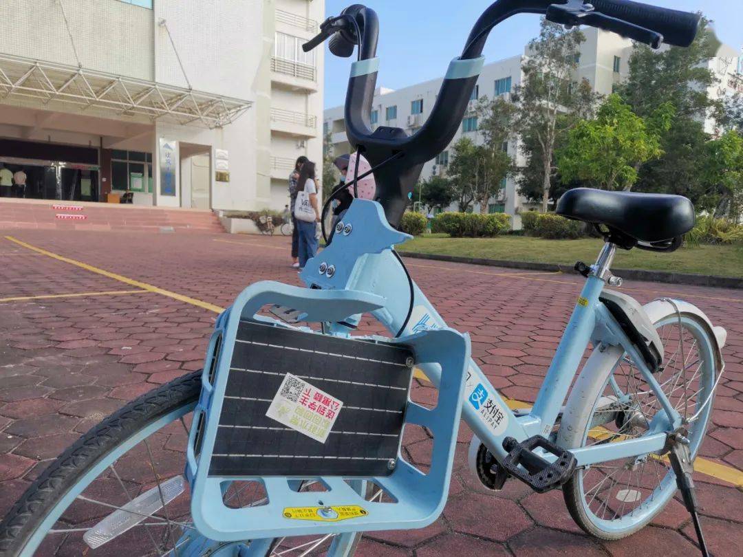 车辆损坏是一件事哈啰单车的车筐承重量是5kg你们真的不怕摔倒吗?