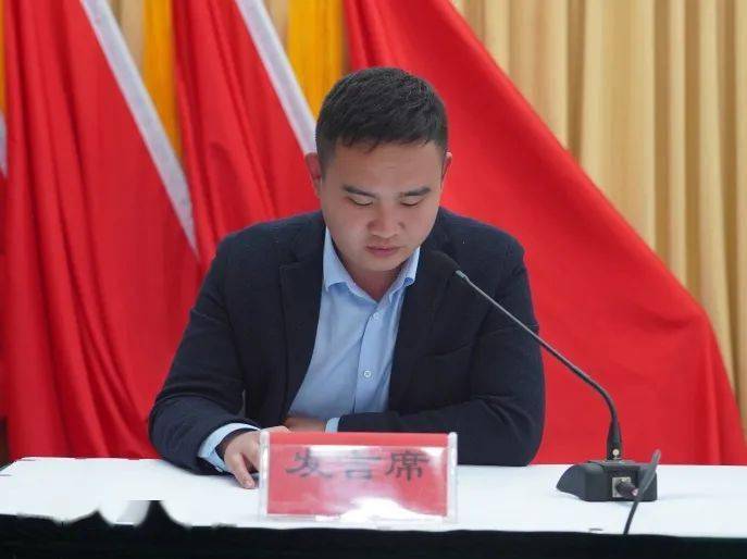 拧紧螺丝上紧发条杨巷镇召开文明城市常态长效管理工作推进会