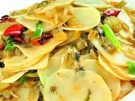 伊利牛奶,点心,水果早 餐:鸡蛋炒饭,土豆片,油豌豆,咸菜,红豆粥2020年