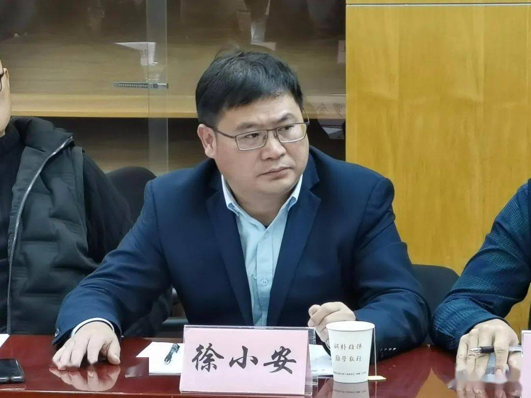 市律协会长张爱文,监事长刘君雅,秘书长周琬珉,副会长王向东,成冬红