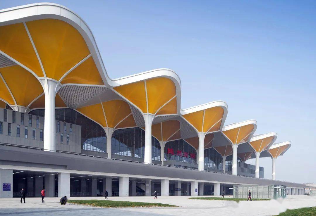 钢结构建筑又一特色高铁站银杏结构设计的美