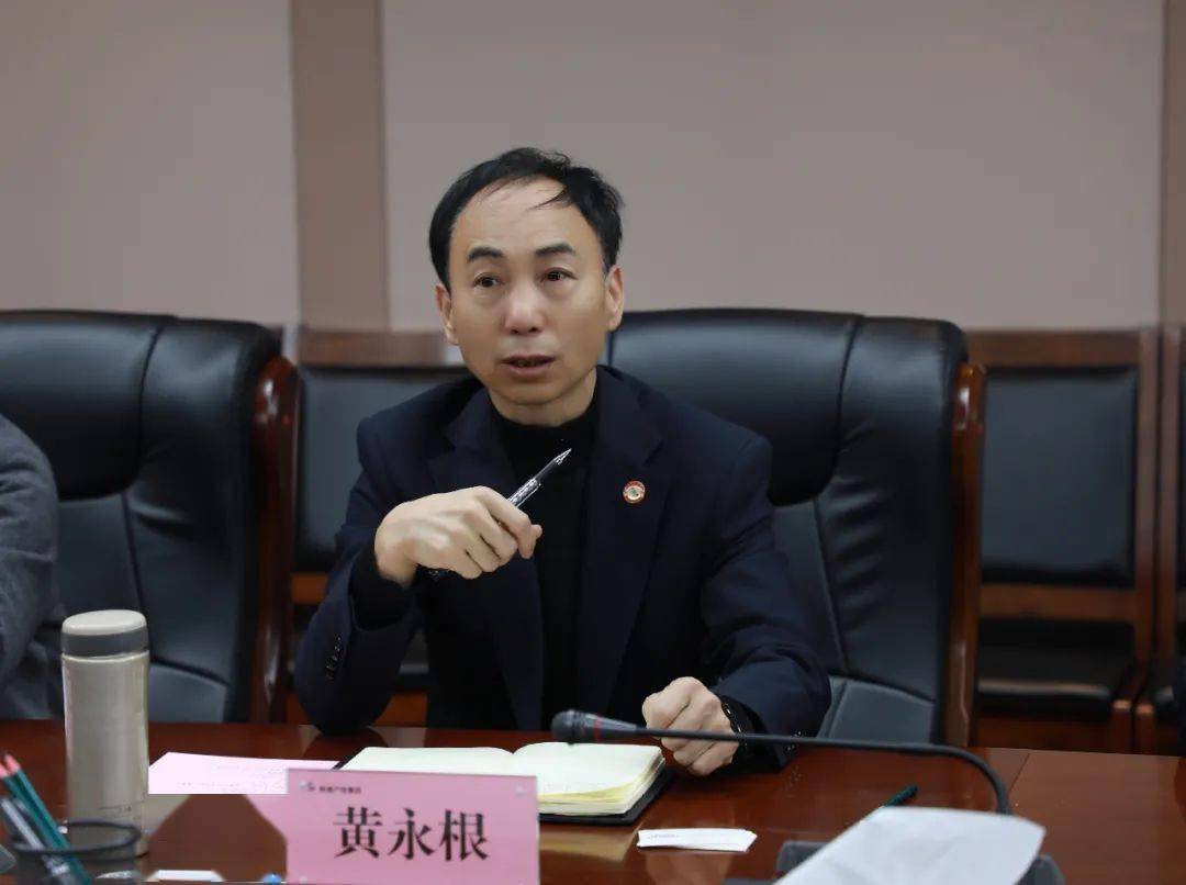 陕建产投集团党委书记,董事长黄永根与来访的亚厦集团联席总裁王文广