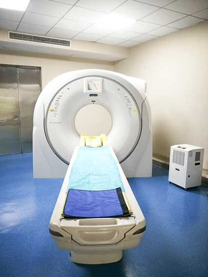 设备实景展示中心引进了日本日立128层螺旋ct,胶囊机器人胃肠镜,高端