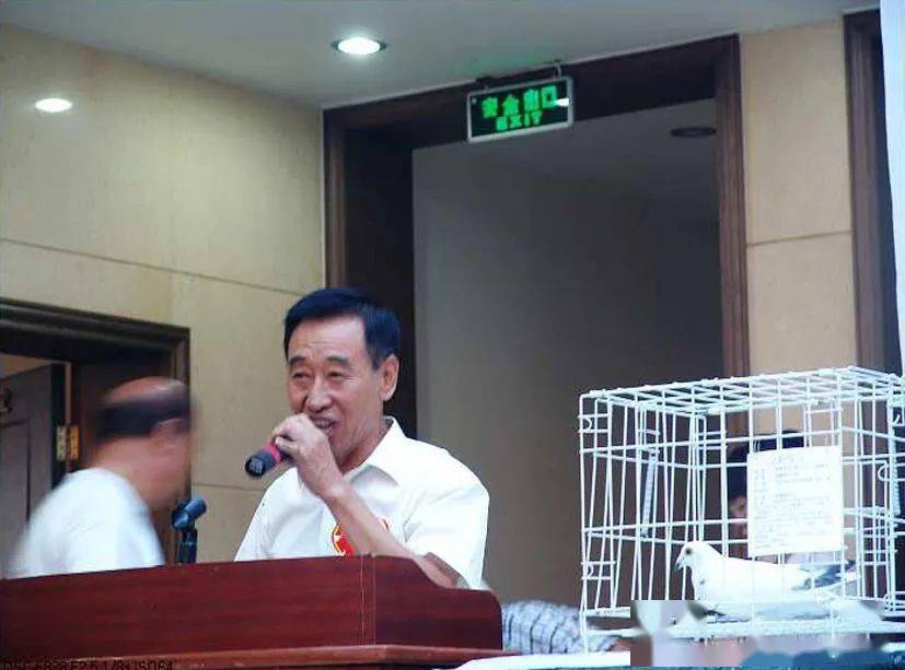 胡维奇因病去世,看看他一手缔造的苍白传奇!_兆尊