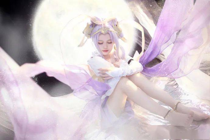 王者荣耀cos嫦娥小姐姐的这双腿你能玩几年