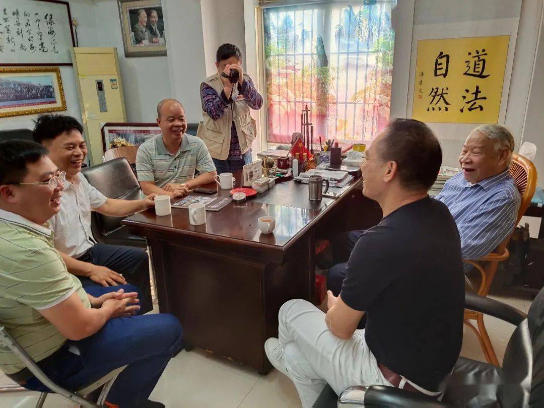 感恩节前夕观珠中学校长亲自带队拜访旅深观珠籍乡贤代表