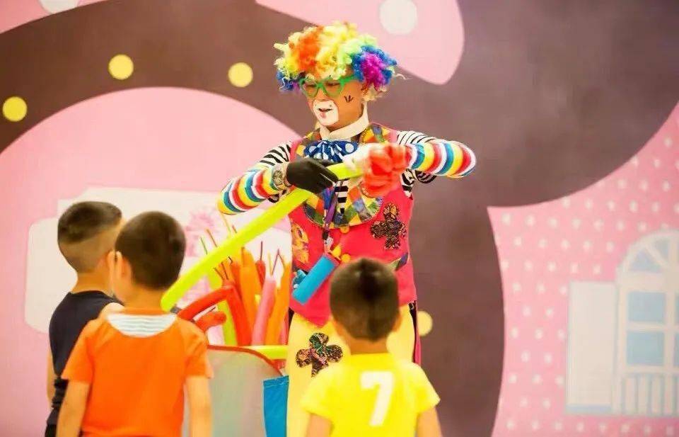 迪士尼小丑天团驾到桂平带你嗨翻周末