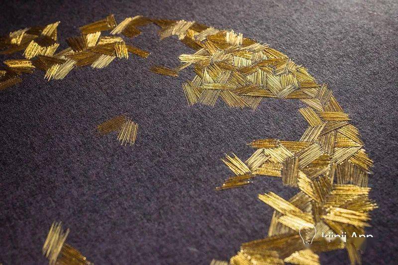 乱中有序的金线绣