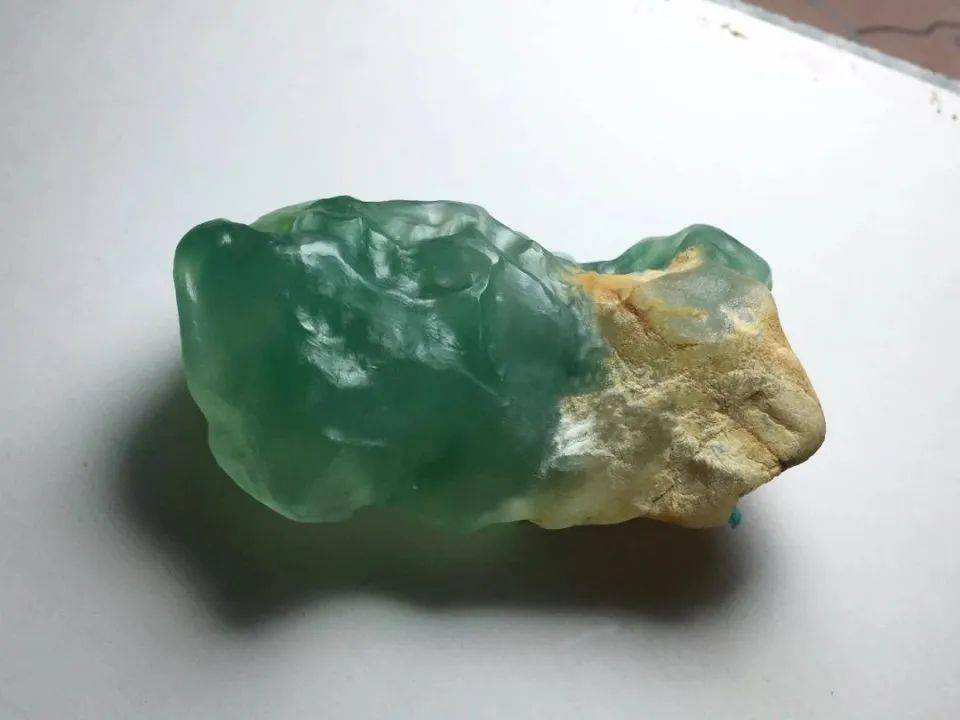 17000拿下满是坑的大马坎翡翠原石,瞧瞧这成品!