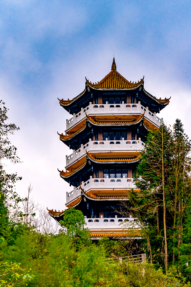 绵竹这个地方美呆了美丽雪山为背景多彩童话为主题美到令人惊叹