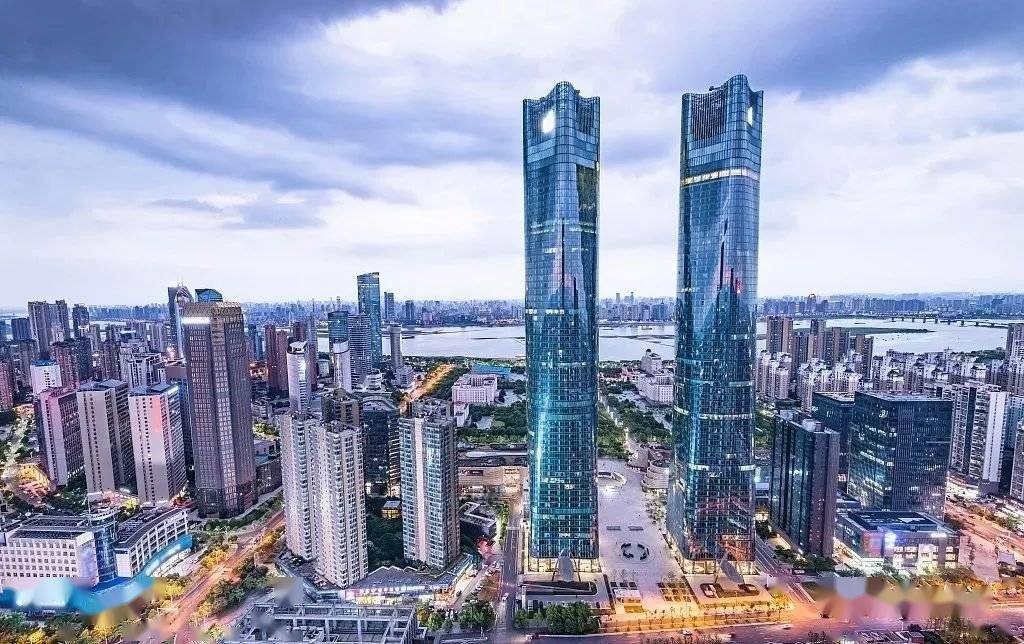 平安将在九龙湖建魔云新地标,"限高令"下能否破400米?_国际金融中心