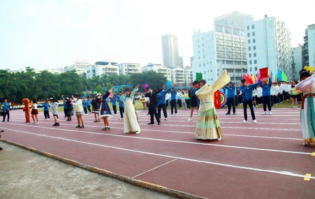 赛场逐梦,舍我其谁 ——南宁市第二十八中学第二十一届田径运动会隆重