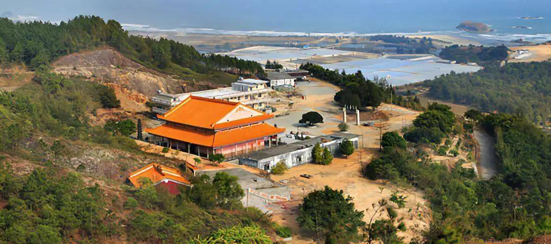 当山遇见海当你遇见我悬崖边上的礁石酒吧就在双月湾