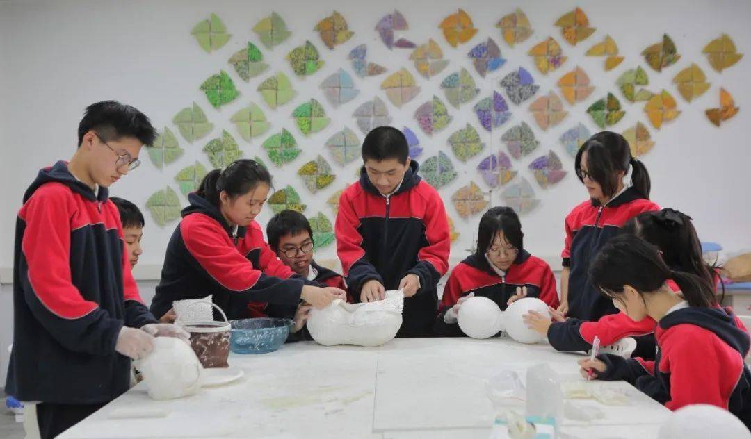 紫竹园中学学子在威尼斯美术学院参观研学▲"小