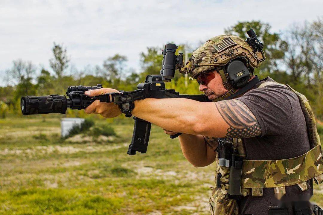 【周末靓图】学枪 玩枪 练枪 态度端正是第一位的!
