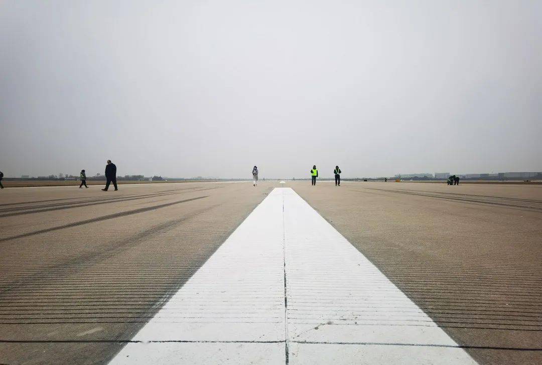 西安咸陽國際機場南跑道恢復運行