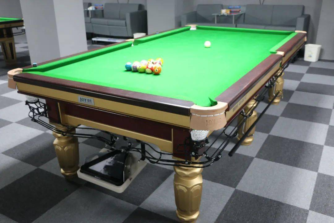 乔氏金腿台球桌为了让顾客享受到媲美职业选手的体验店内的乔氏金腿都