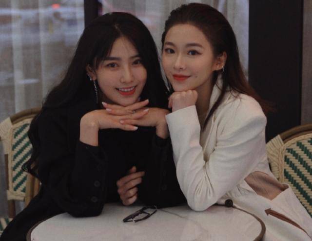 心动的信号:琴心深夜和男友街头亲吻,看清男生正脸,幸亏没出道