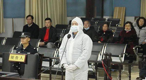 瓮安县原副县长曾明康涉嫌受贿罪一案开审