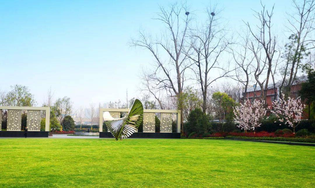 杭州绿地华家池壹号大草坪