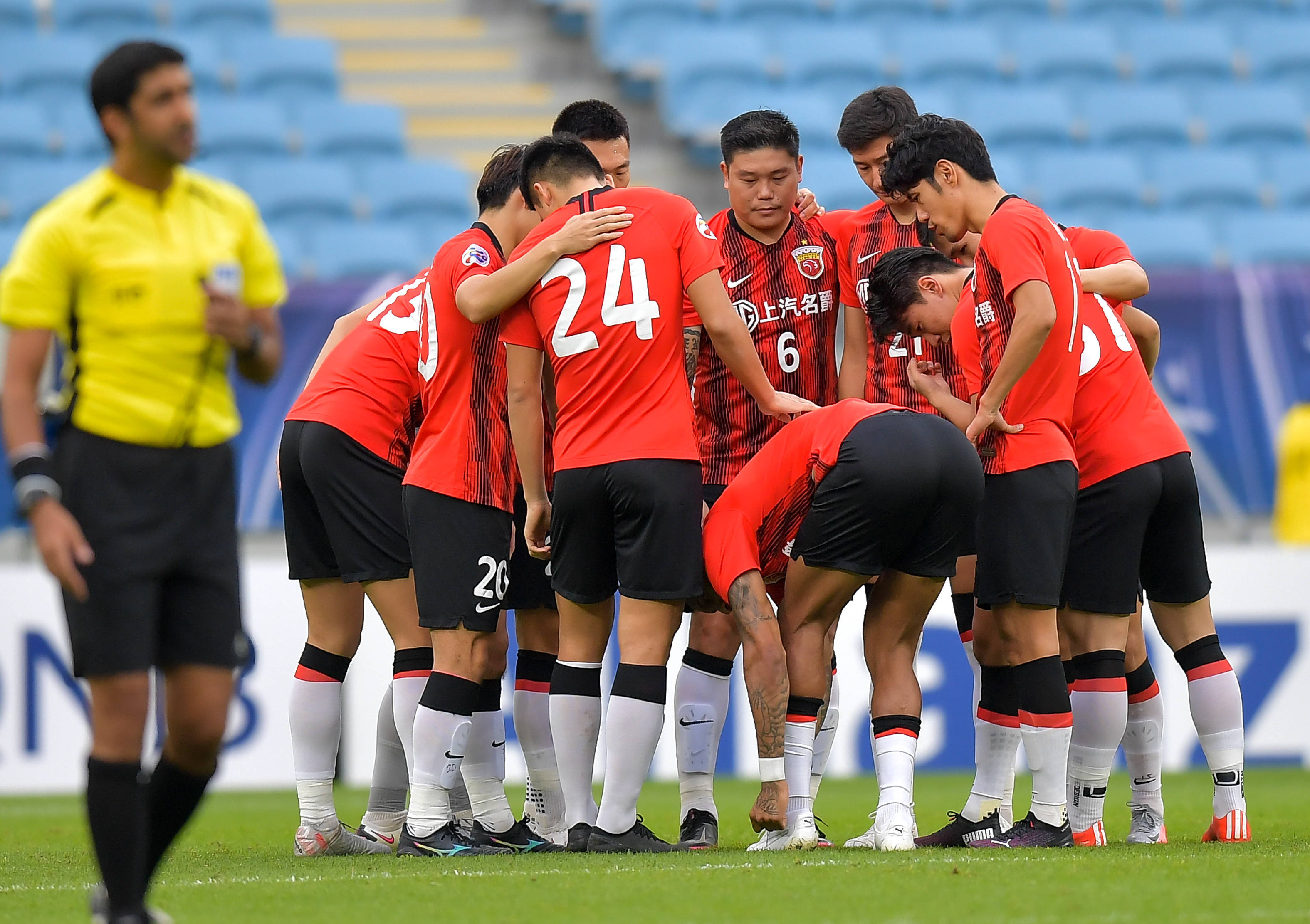 足球亚冠上海上港胜横滨水手