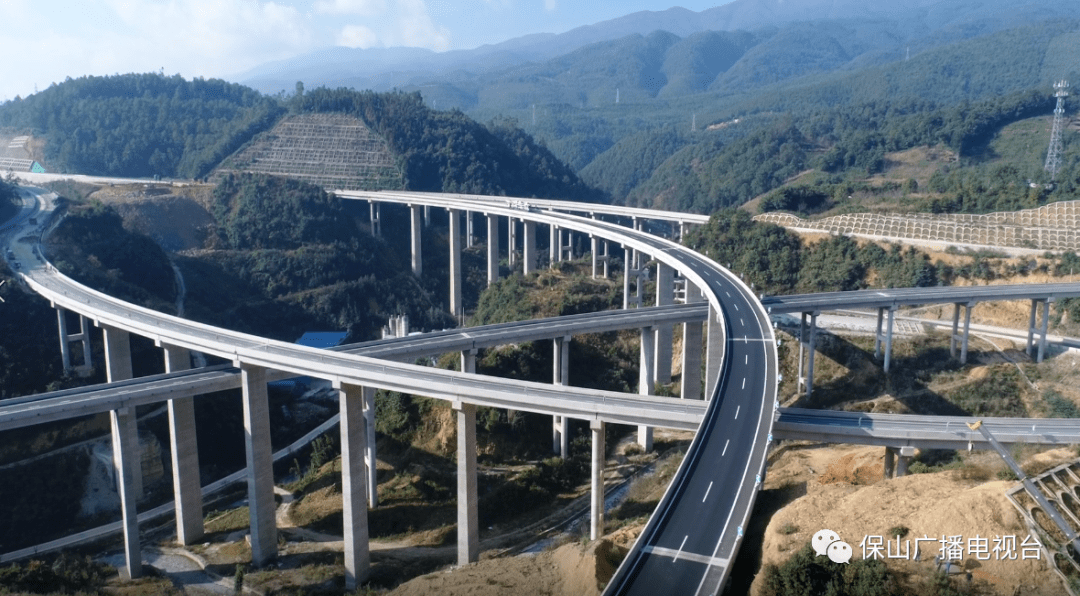 保山保泸高速公路今年底建成60分钟到泸水