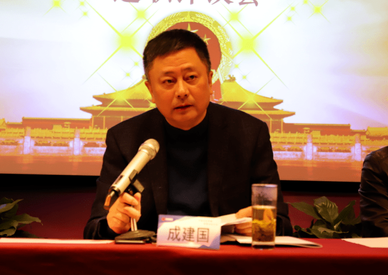 以行动诠释担当用实绩展现风采丁兰代表小组代表开展向选民述职活动