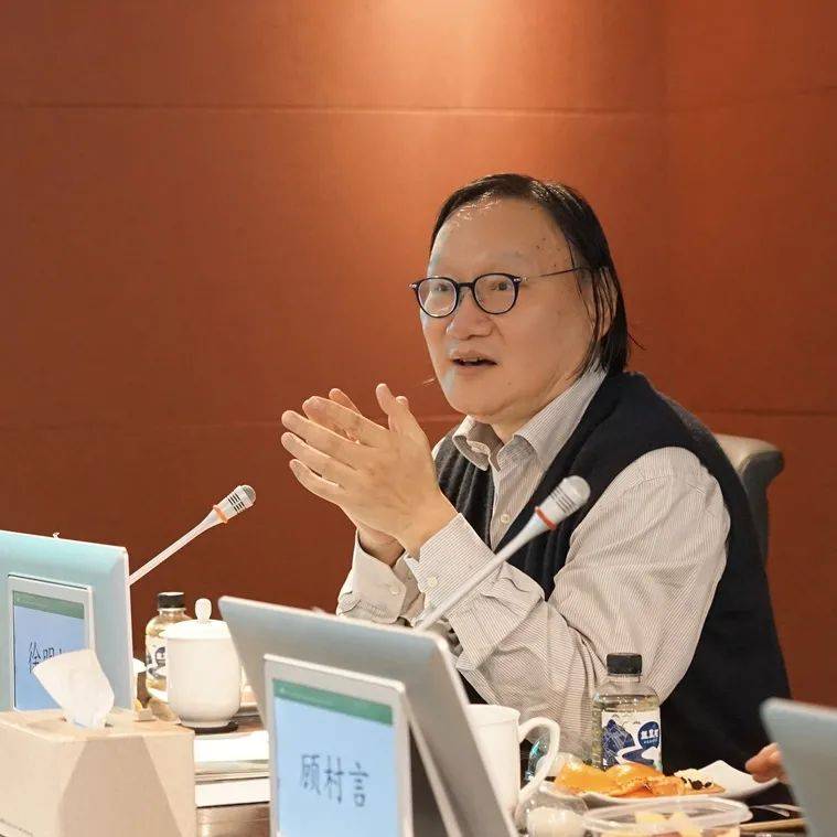 徐明松(上海人民美术出版社副总编)我们需要从海派的源流和整个文脉