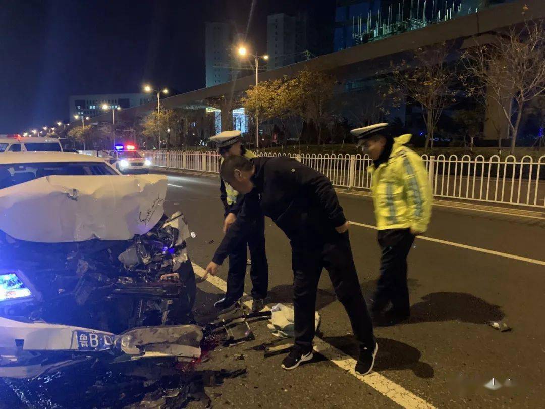 行车记录仪曝光青岛三车相撞一人死亡只因这个动作