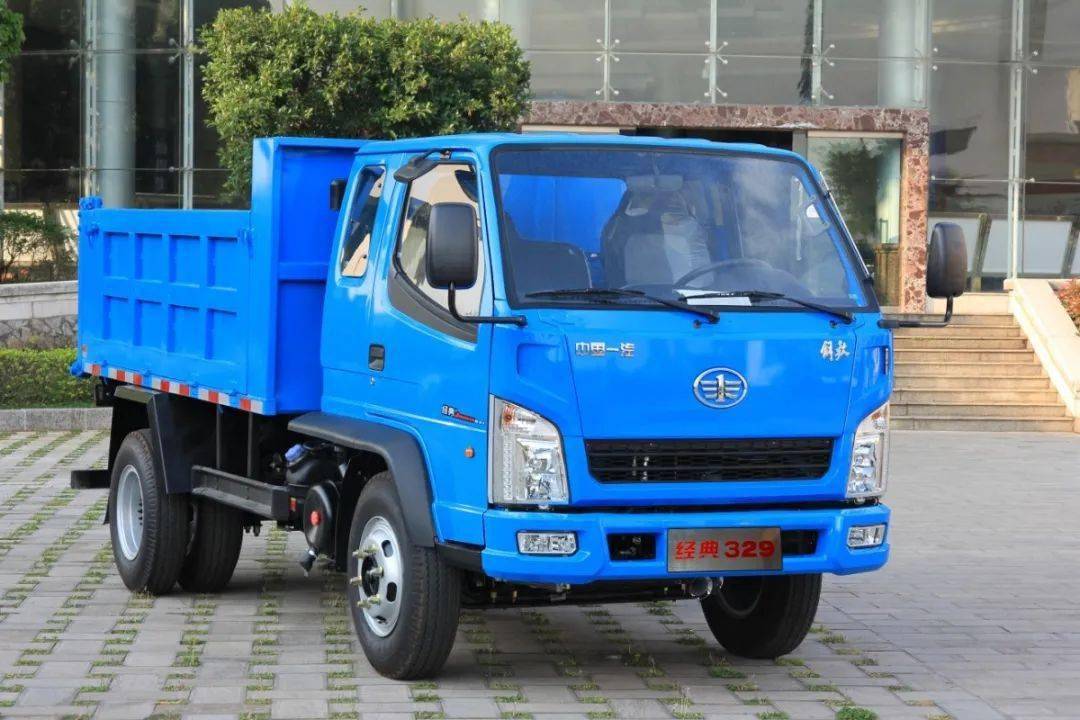一汽红塔解放经典329自卸车也想低调但是实力不允许啊