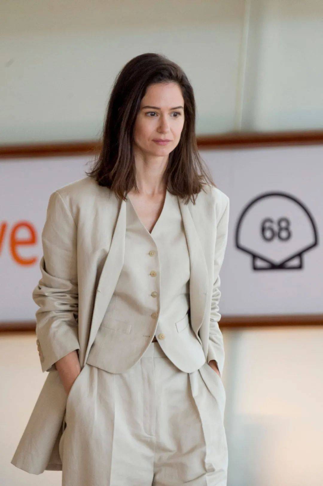 如何性感得很聪明看katherinewaterston就知道了