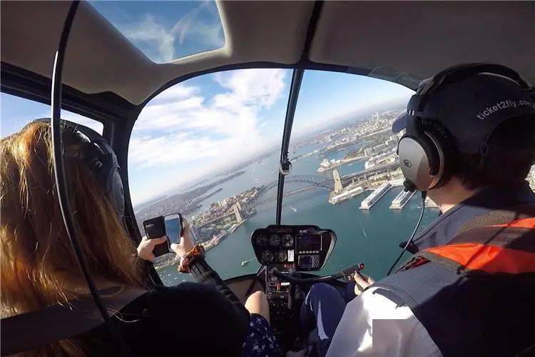 乘坐直升机在空中时有哪些注意事项