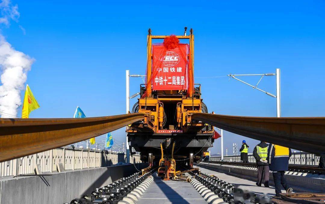 作为东北地区高速铁路网的重要组成部分朝凌高铁建成通车后将实现京哈