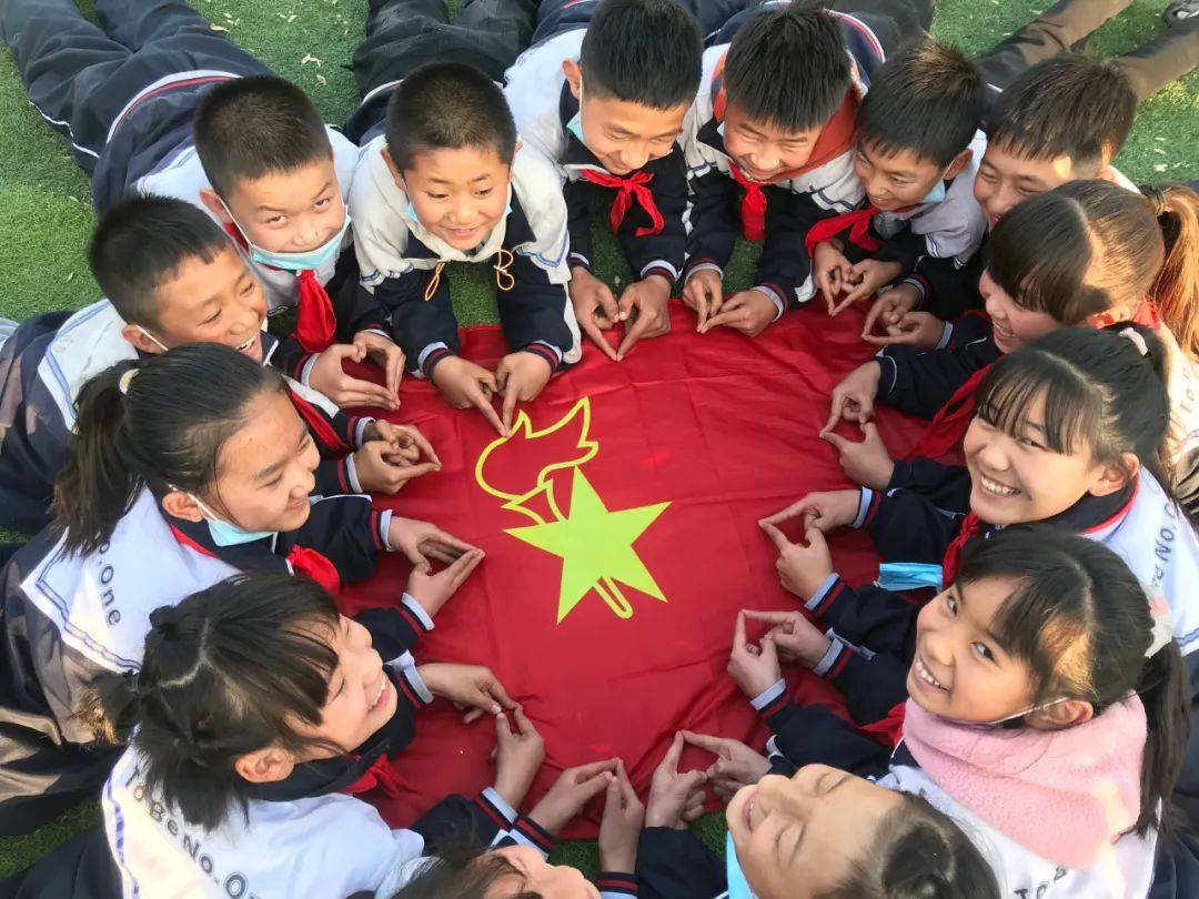 光荣红领巾奋进新时代青铜峡市第二次少代会胜利召开