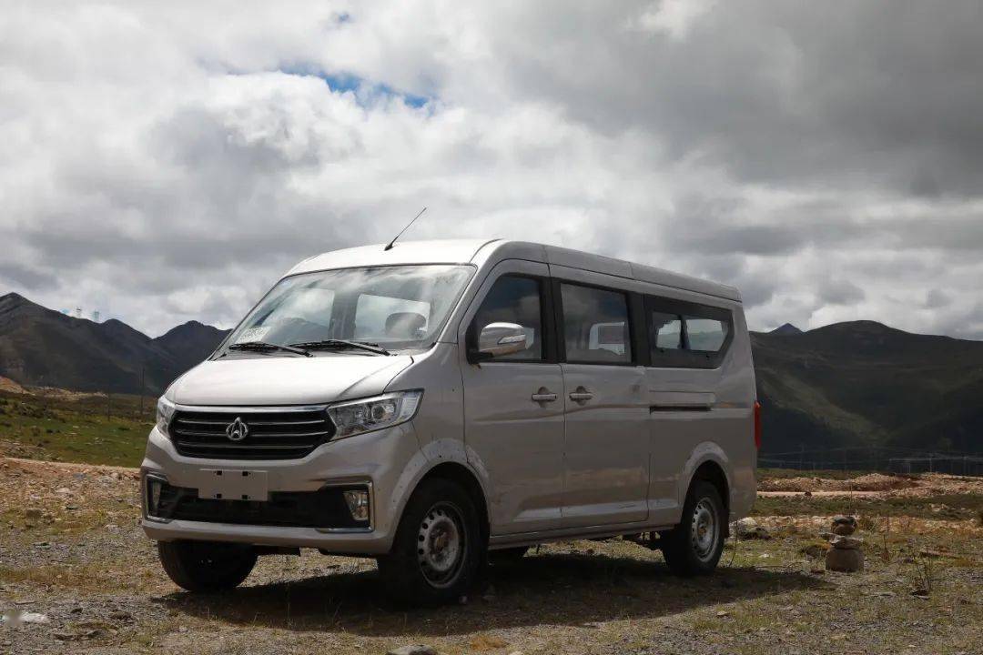 长安跨越新品抢先看长安跨越全新微客全新轻卡首次亮相中国商用车年度