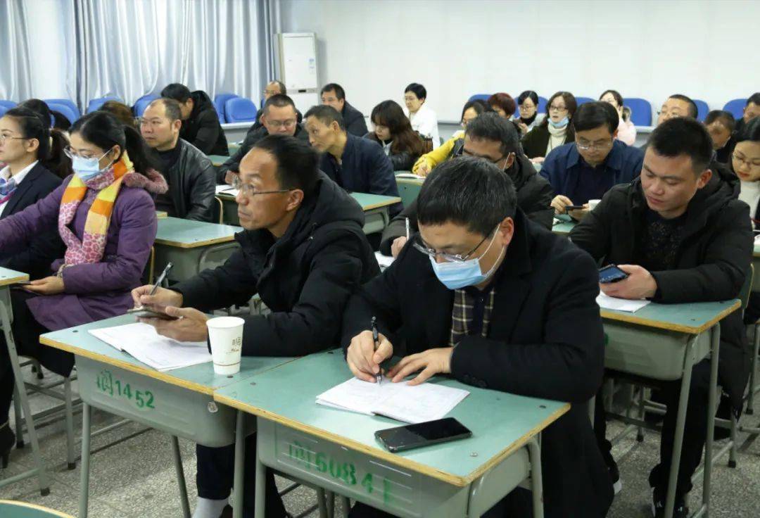 阆中柏垭中学教师照片图片